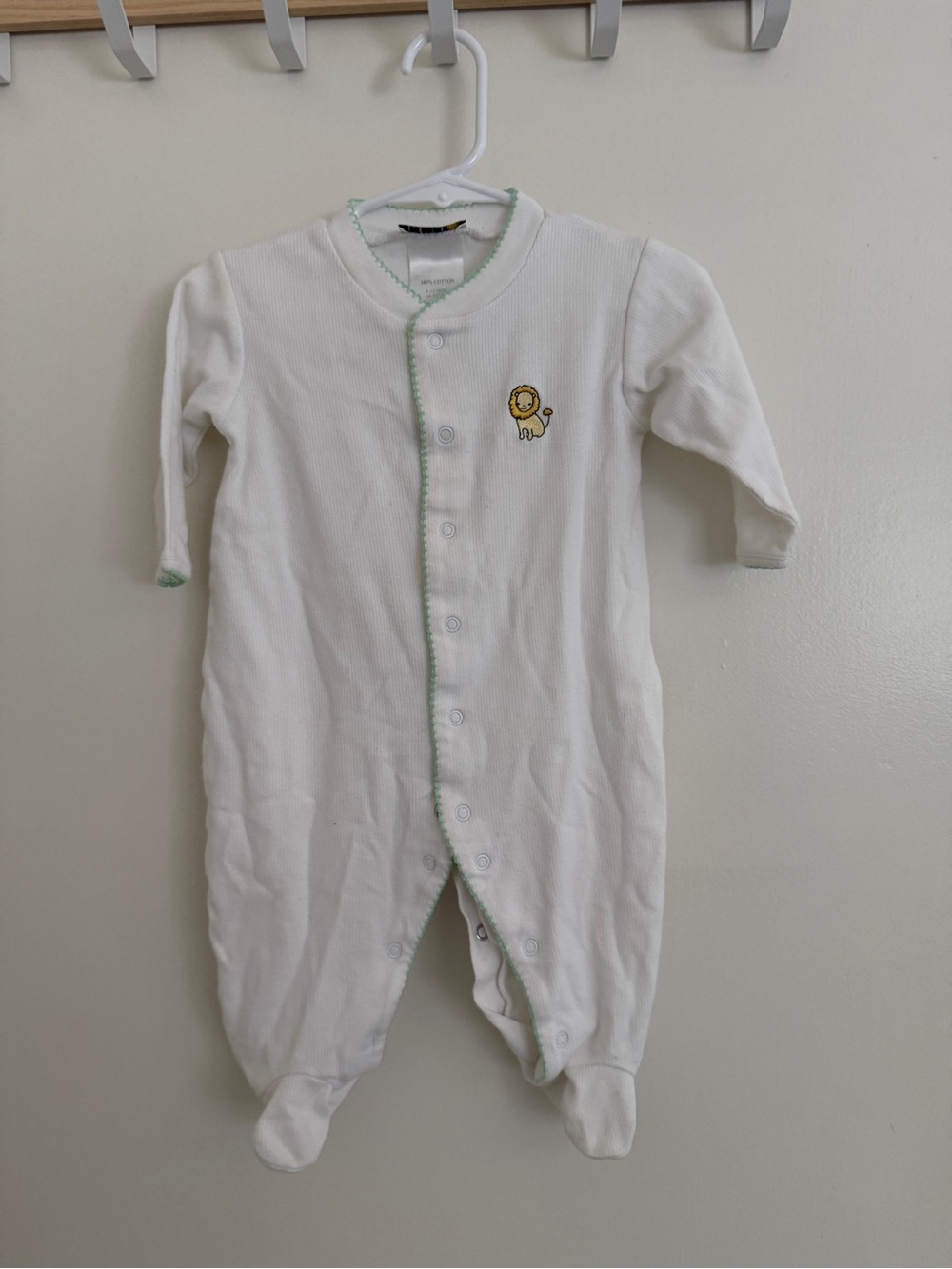 Barneys New York White Baby Top Clothes Lion Green Trim 9-12 Months